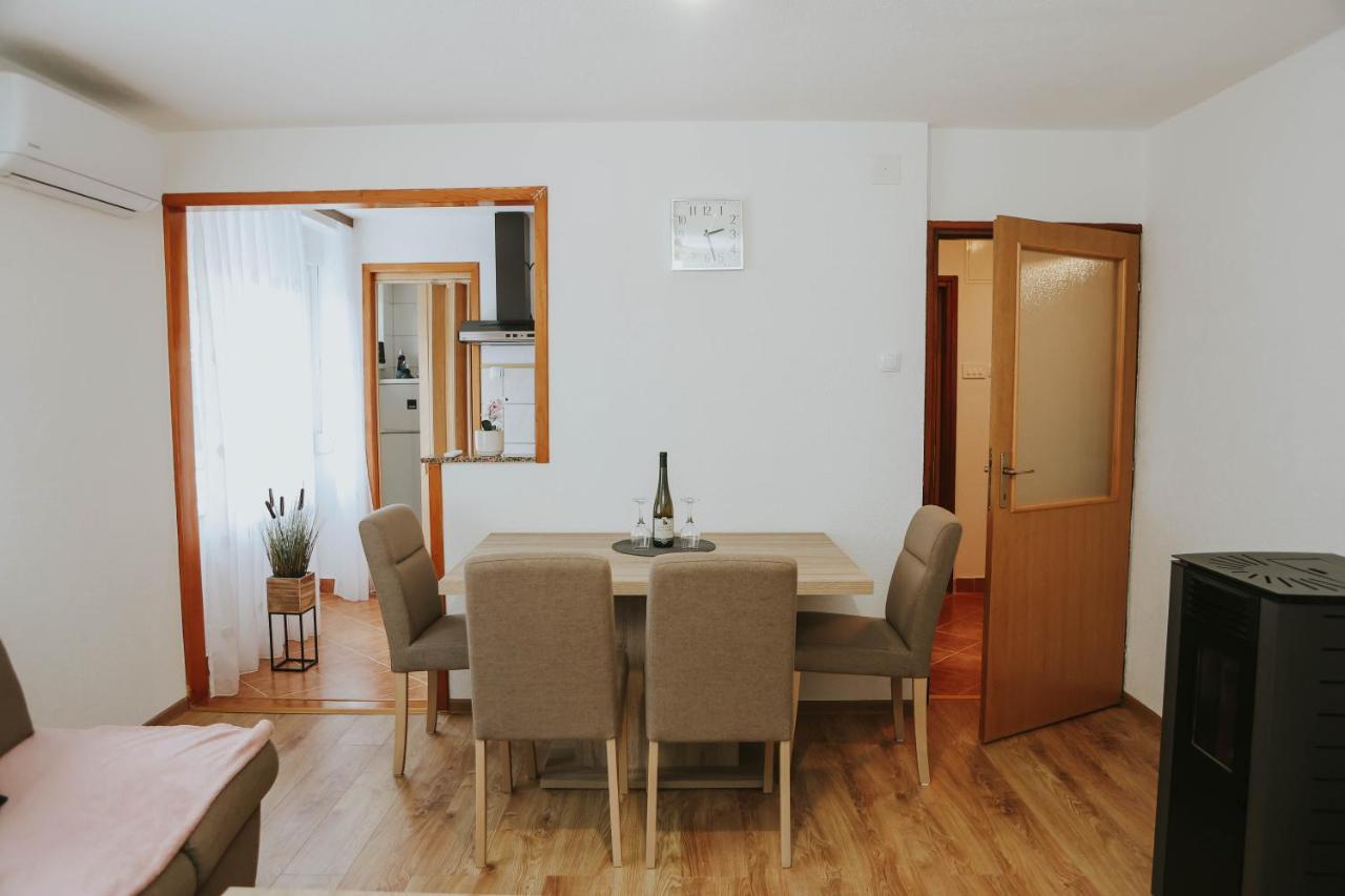 I&T Apartman Gospić Extérieur photo