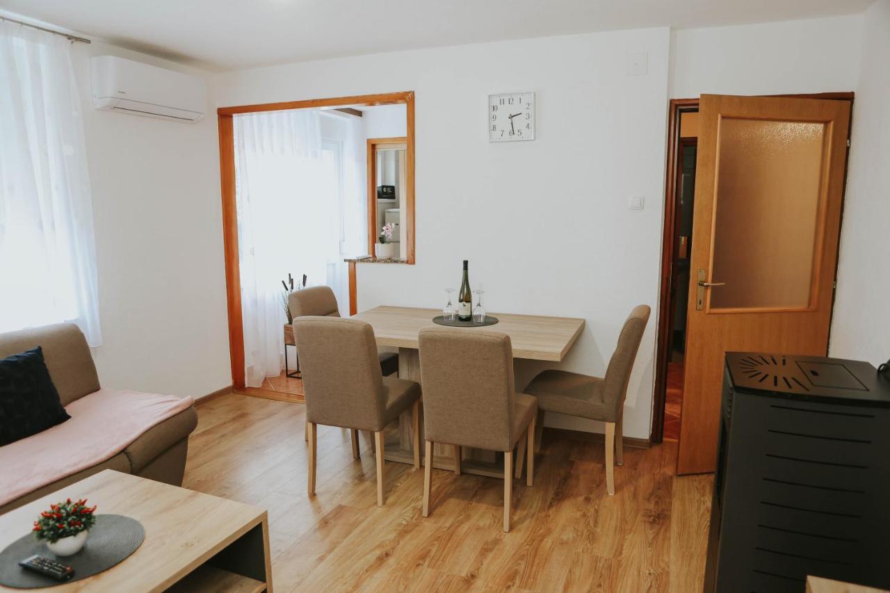 I&T Apartman Gospić Extérieur photo