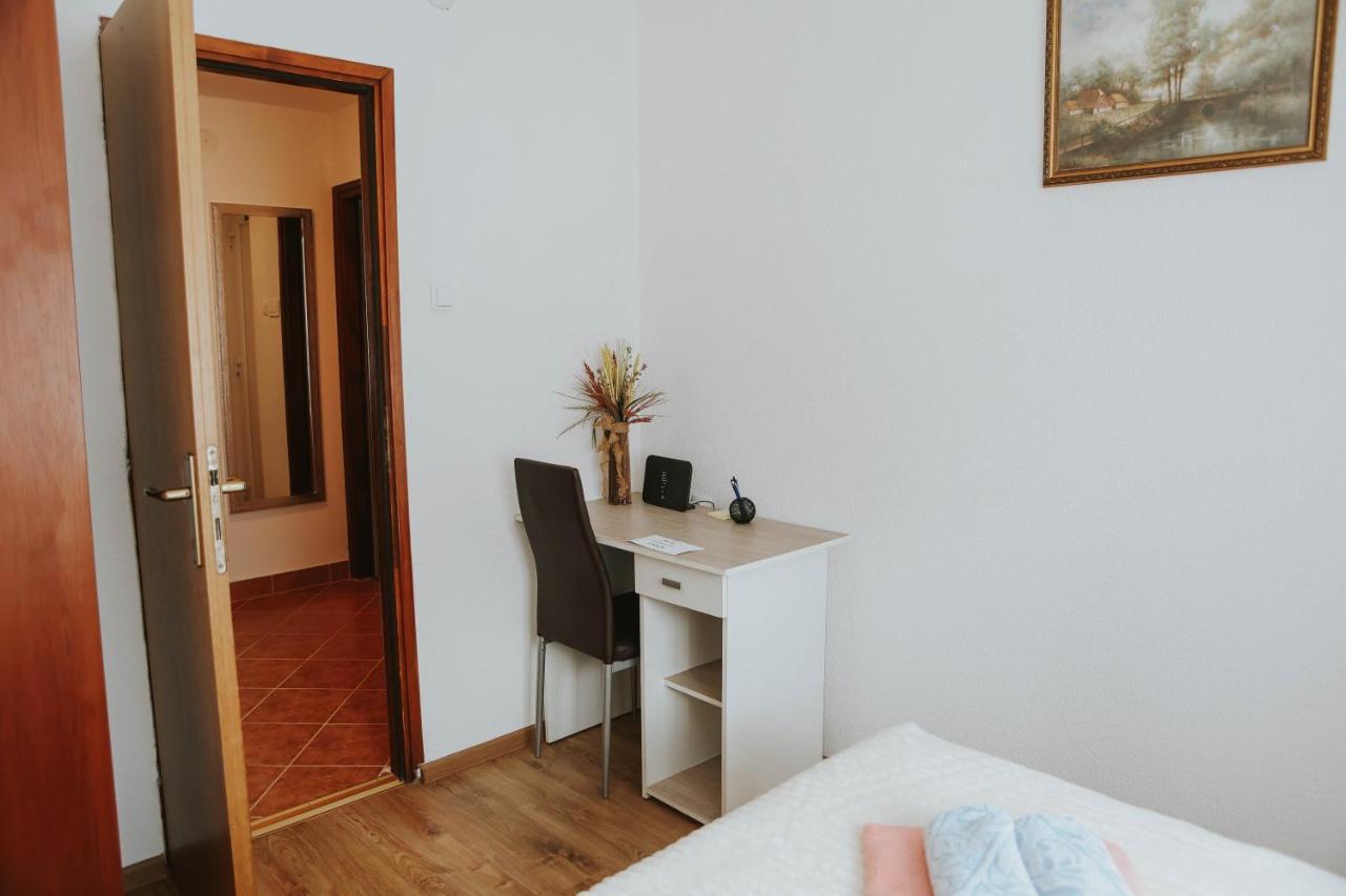 I&T Apartman Gospić Extérieur photo