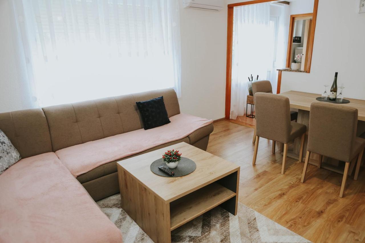 I&T Apartman Gospić Extérieur photo