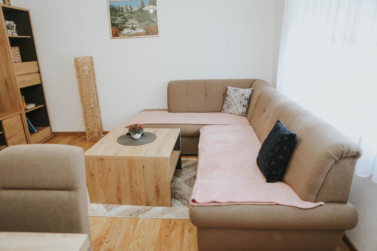I&T Apartman Gospić Extérieur photo